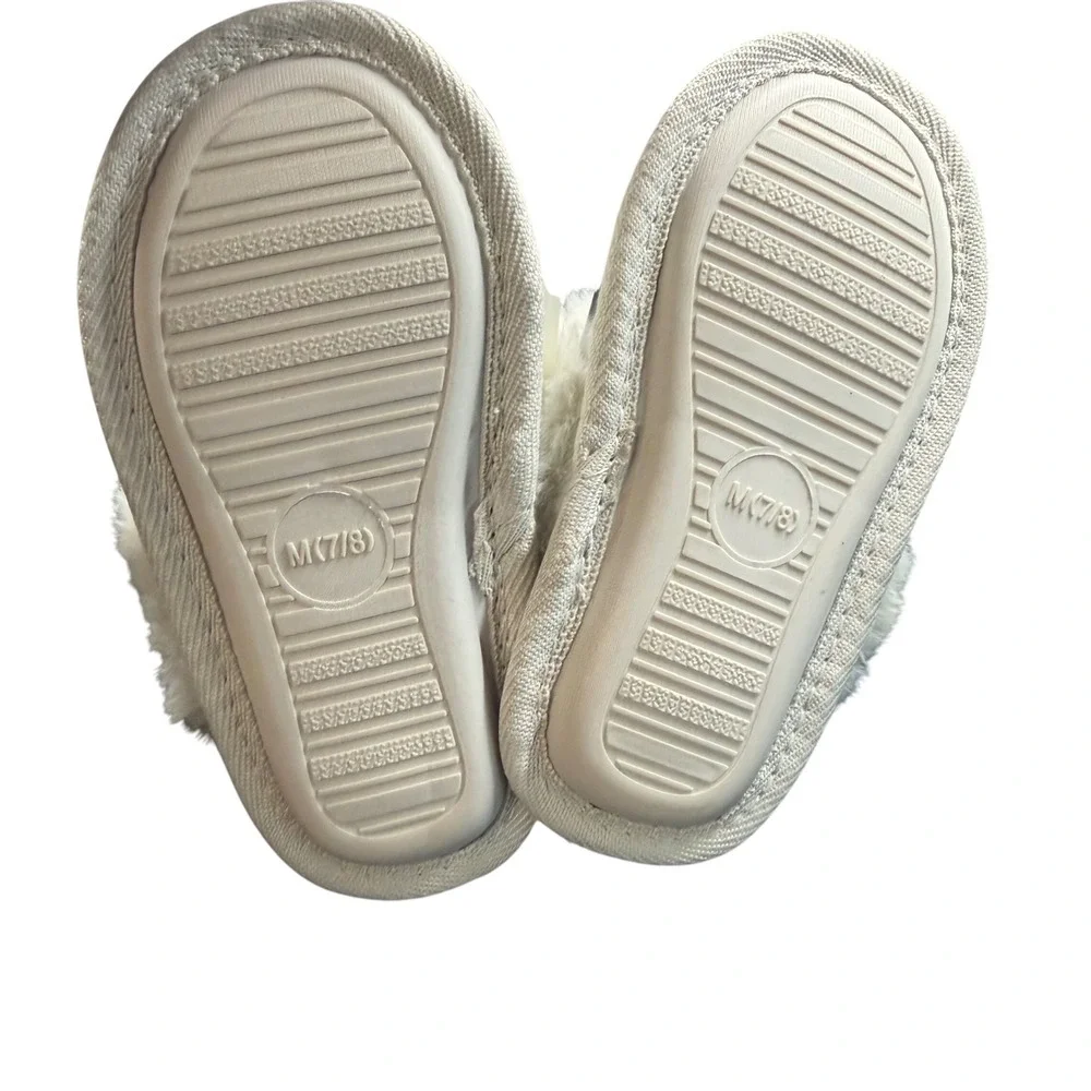 Cat & Jack Slippers Girls‎ Medium 7/8 Silver Metallic Faux Fur Elastic Strap NEW